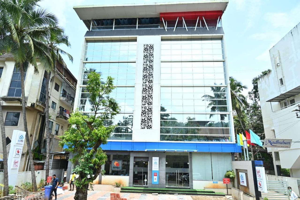 Blue Arrow Hotel Karwar Exterior photo